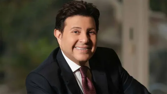 بعد انتشار صور هاني شاكر بالمستشفى.. مصطفى كامل “كلها مزيفة”
