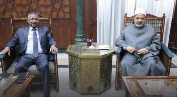 كاشفاً عن 10 آلاف طالب سوداني بجامعة الأزهر __ الإمام الأكبر يدعو السودانيين إلى الوحدة وإعلاء روح الأخوة