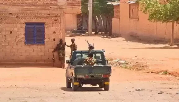 الجيش السوداني يفرج عن 54 أسيرًا من الدعم السريع