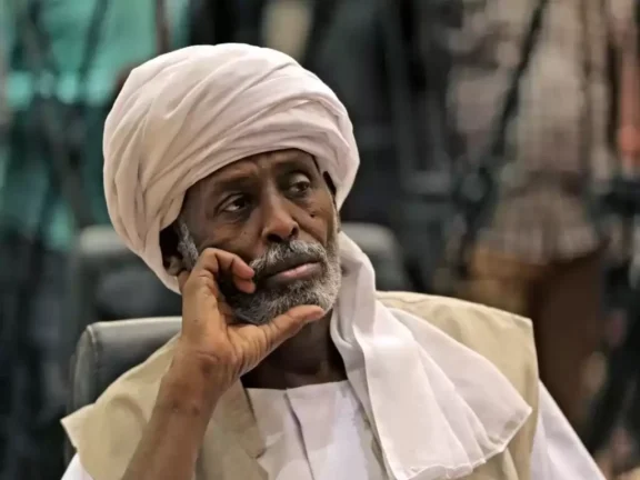 الناظر ترك يوجه رسالة تهدئة من شرق السودان