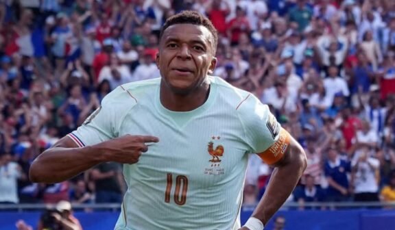 كأس العالم 2026م: فرنسا تنهي مغامرة المغرب وتبلغ نصف نهائي كأس العالم
