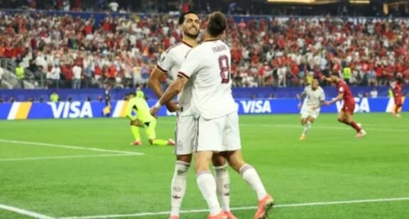 ميرينو ينهي أحلام البرتغال ورونالدو في الوقت القاتل
